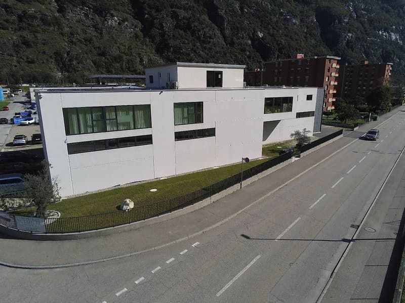 NUOVO CENTRO PRADA A BIASCA (ultimo spazio libero) (2)