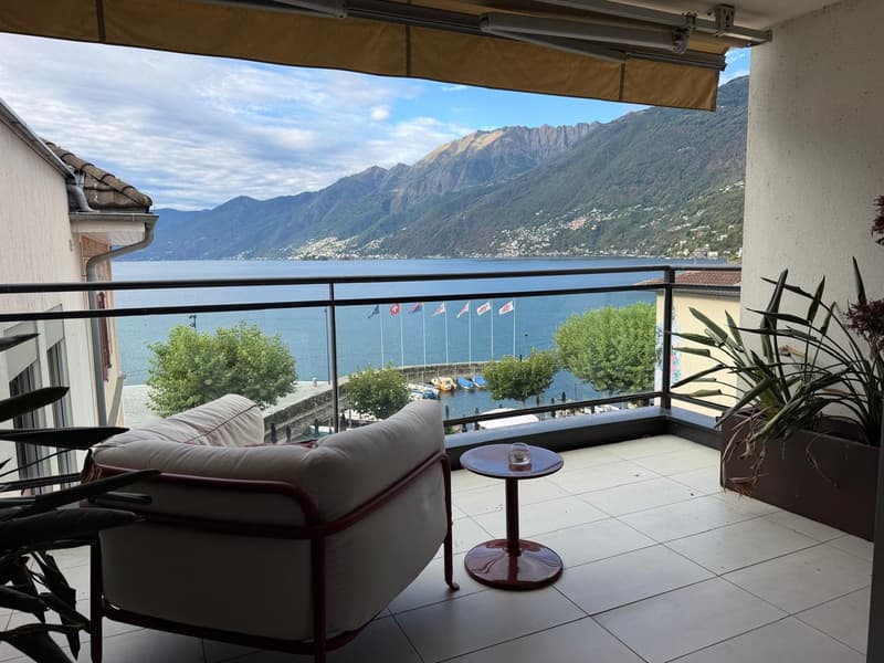 Elegante appartamento di 4 locali con vista lago nel cuore di Ascona (4)