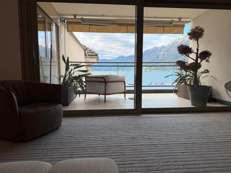 Elegante appartamento di 4 locali con vista lago nel cuore di Ascona (5)