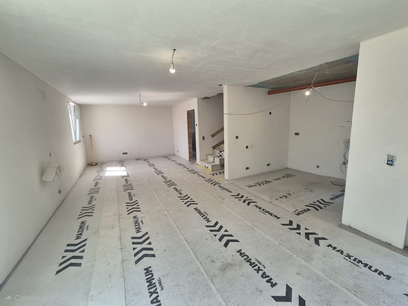 Modern semi-detached house under construction in Biasca (10)
