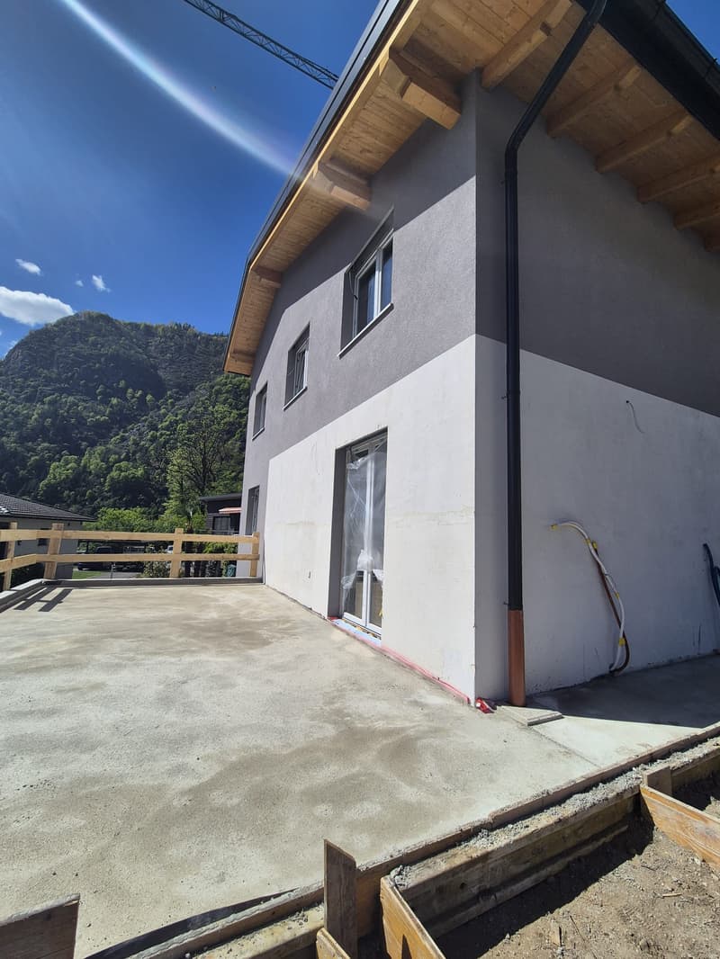 Modern semi-detached house under construction in Biasca (12)