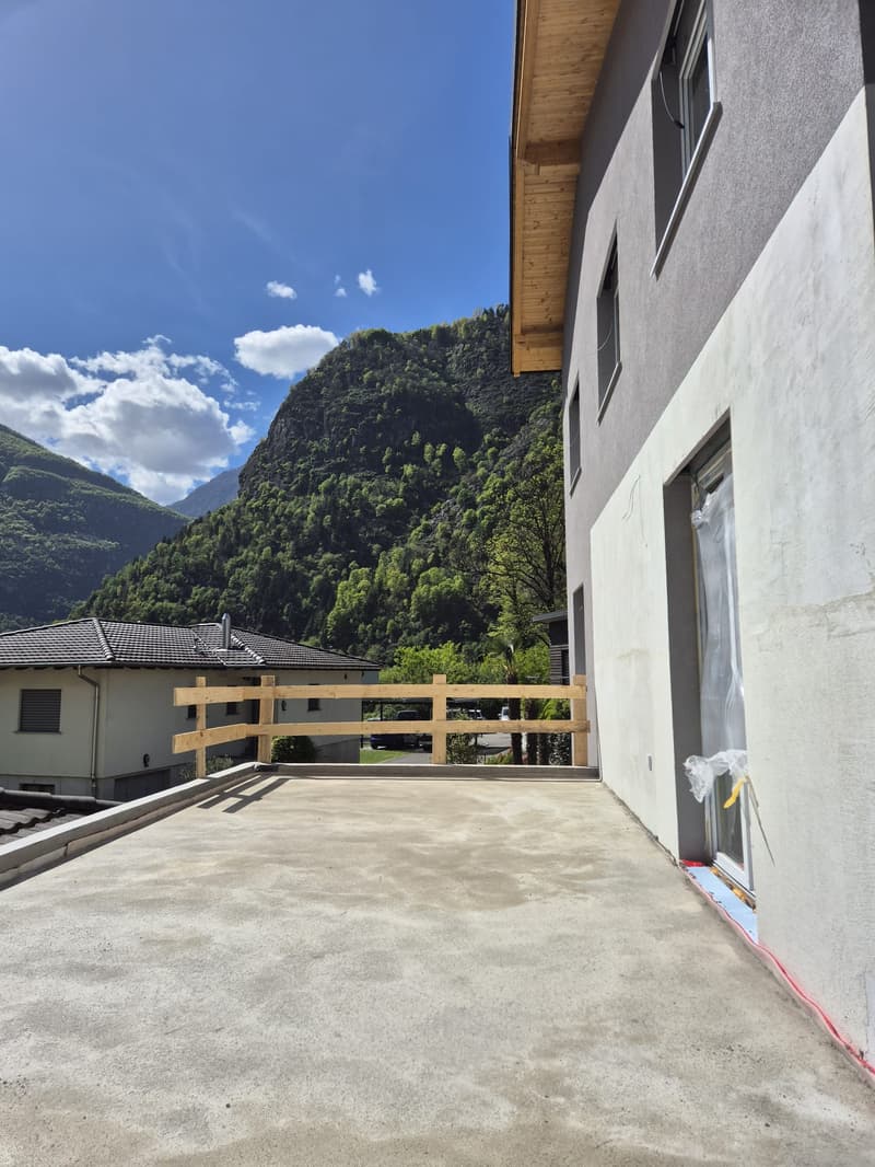 Modern semi-detached house under construction in Biasca (13)