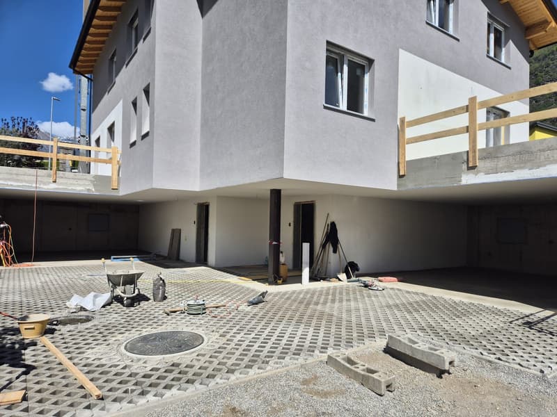 Modern semi-detached house under construction in Biasca (5)