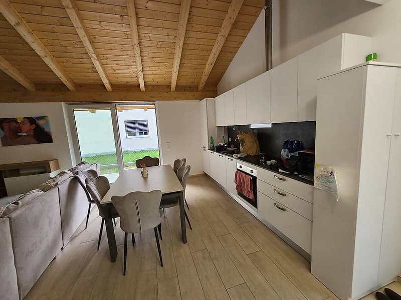 Moderne Villa mit Garten zu vermieten (2)