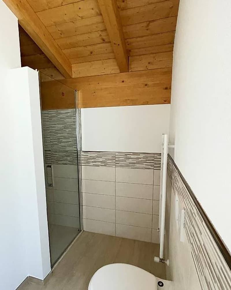 Moderne Villa mit Garten zu vermieten (5)