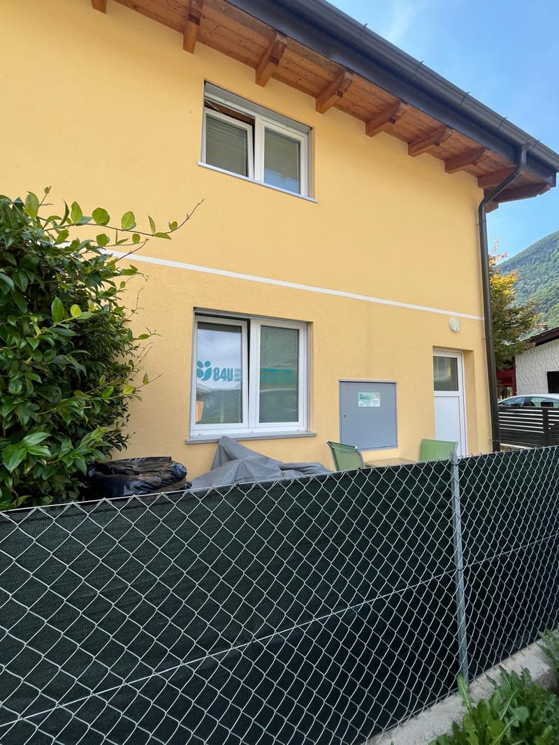 Moderne Villa in Maggia – 4,5 Zimmer mit Aussicht und Garten (2)