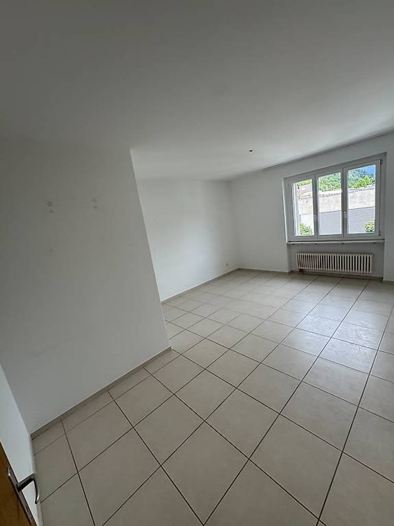 Spacious 4.5-room apartment in Riazzino (4)