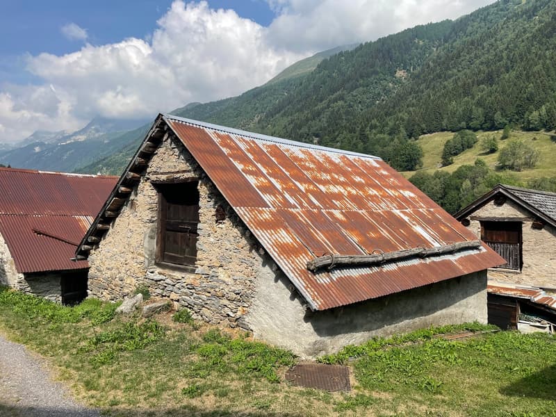 FONTANA-AIROLO - Kleine Scheune zur Renovierung (2)