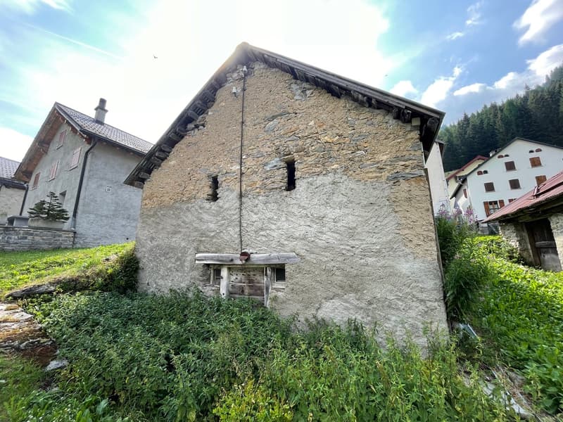 FONTANA-AIROLO - Kleine Scheune zur Renovierung (4)