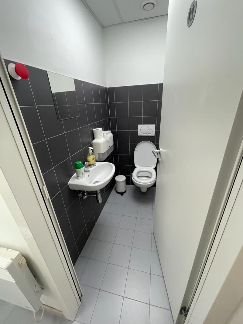 Büro + Lager 300 m² (9)