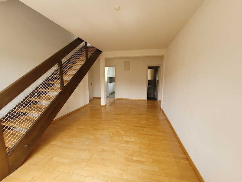 Spacieuse maisonette de 5,5 pièces avec terrasse, balcon et beaucoup de charme (2)