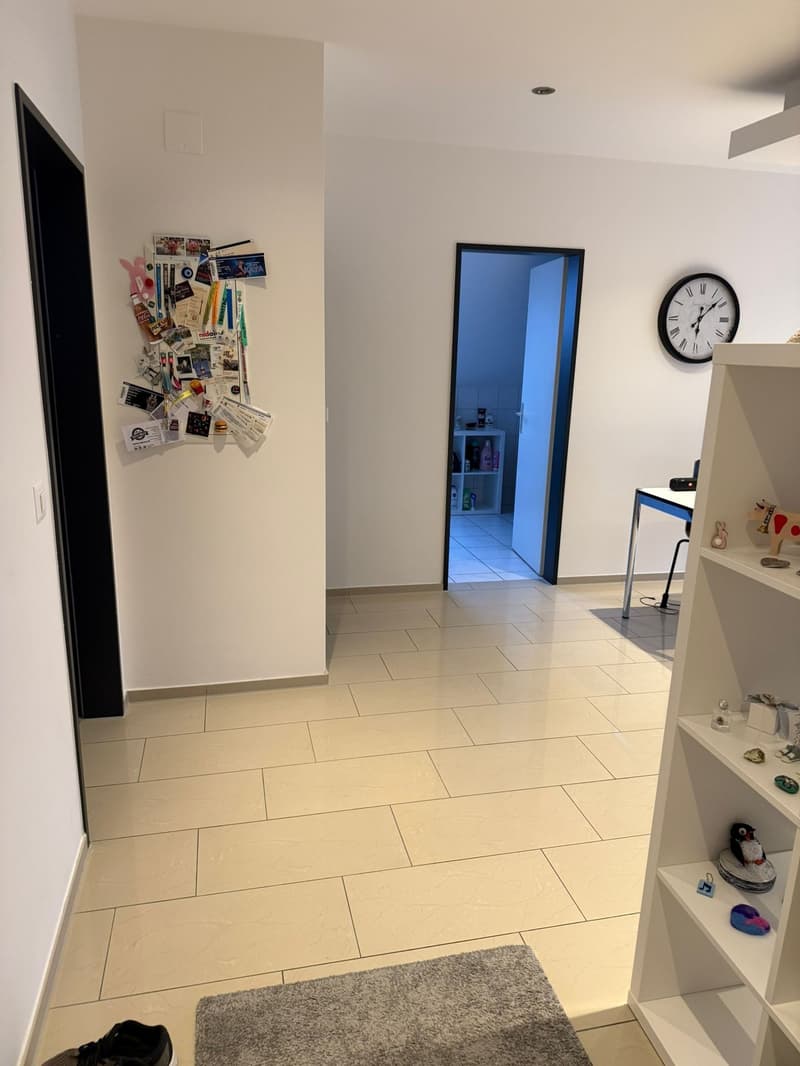 Bright 3.5-room apartment with balcony in Reinach (9)