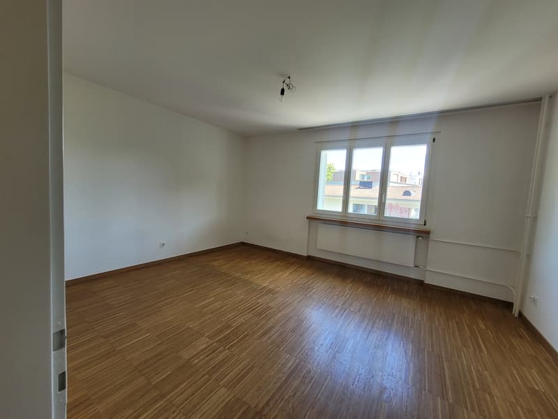 4.5-Zimmer-Wohnung mit Balkon und Waschmaschine (8)