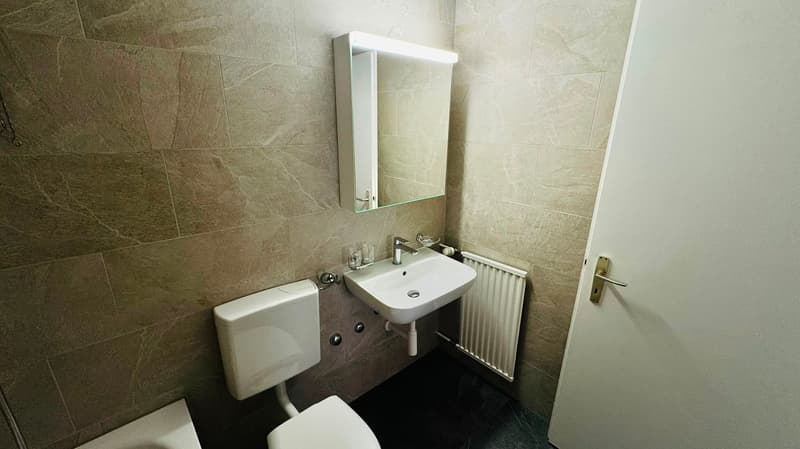 Renovierter 3-Zimmer-Wohnung mit Balkon in Bévilard – ab sofort verfügbar! (9)