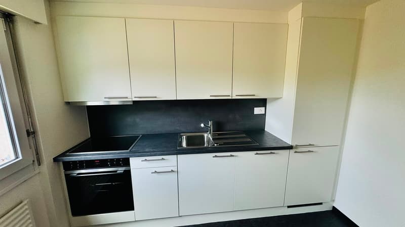 Renovierter 3-Zimmer-Wohnung mit Balkon in Bévilard – ab sofort verfügbar! (11)