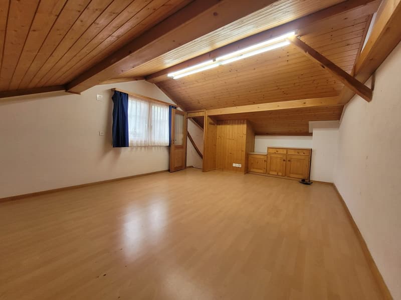Gewerbelokal mit Rampe und schöner Aussicht in Disentis/Mustér – sofort verfügbar (3)