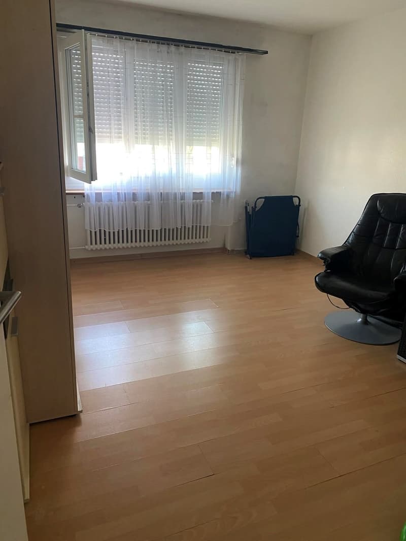 Helle 4-Zimmer-Wohnung mit Balkon in Büren an der Aare – ab sofort verfügbar! (3)