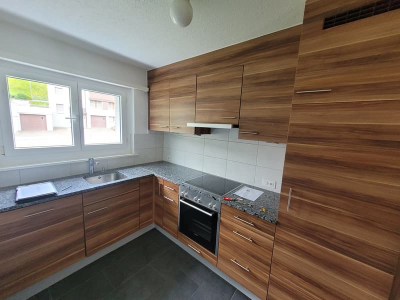 Helle 4.5-Zimmer-Wohnung mit Balkon und schöner Aussicht in Ulisbach (2)