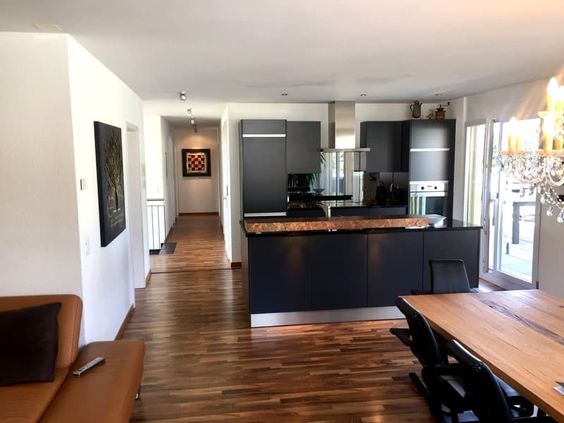 Exklusive 5.5-Zimmer-Attikawohnung mit beeindruckender Dachterrasse (3)