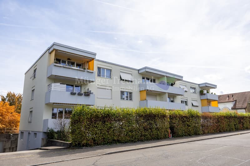 Aussen bei Strasse