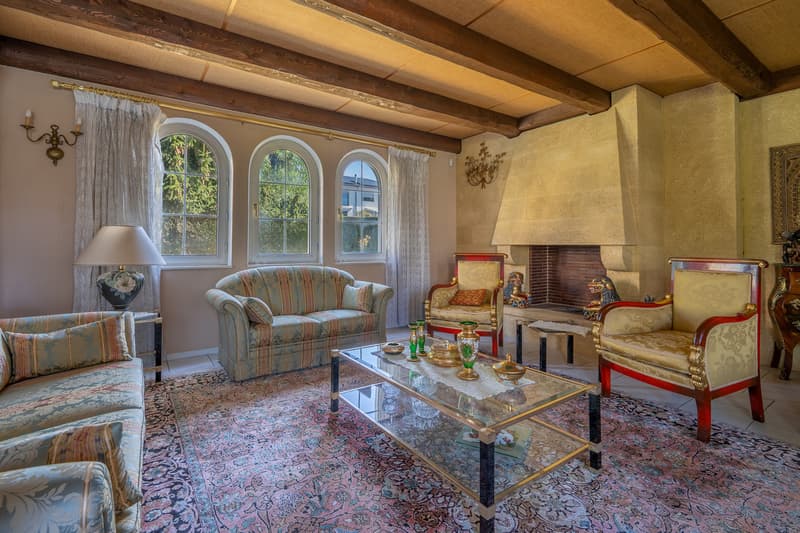 Exceptional property with spectacular volumes, 1 minute from the lake! (8)