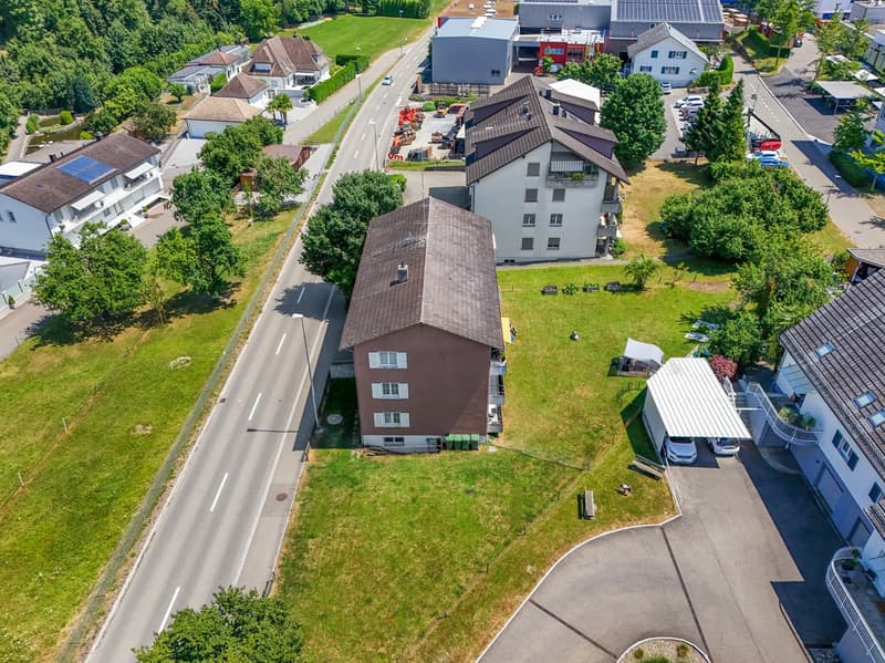 Apartment building with 6 apartments and potential for expansion... (6)