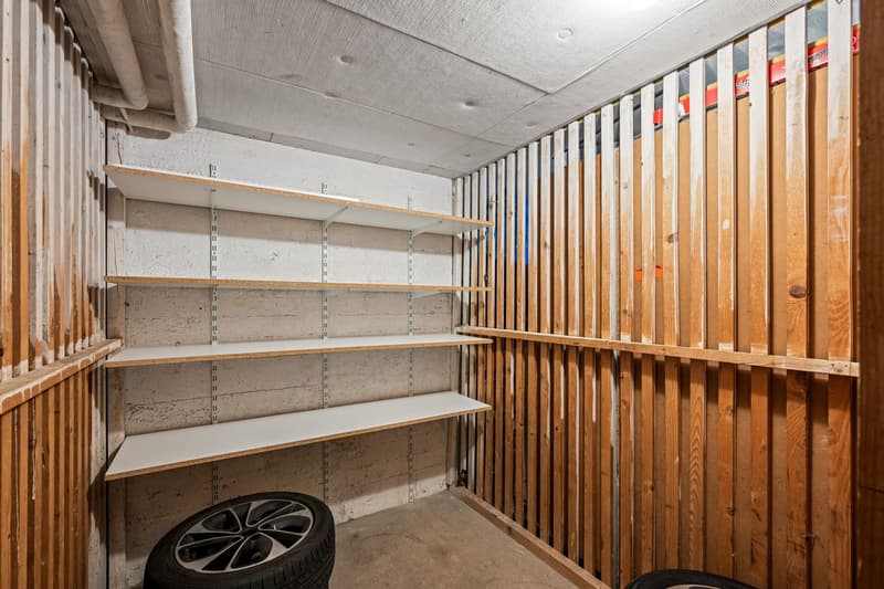 Centrally located 3.5-room attic apartment for private use or investors (12)