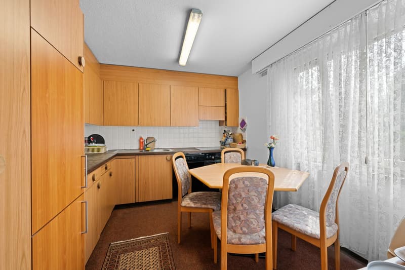 Ruhig gelegene 4.5-Zimmerwohnung mit 3 Nebenräumen und Sanierungspotenzial (4)