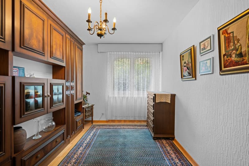 Ruhig gelegene 4.5-Zimmerwohnung mit 3 Nebenräumen und Sanierungspotenzial (9)