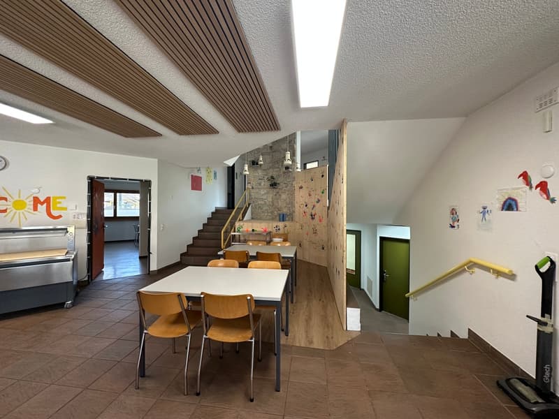 Charming residential and commercial property in a central location in Gurmels (6)