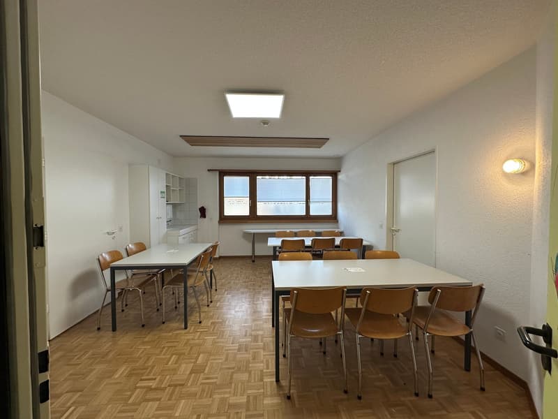 Charming residential and commercial property in a central location in Gurmels (7)