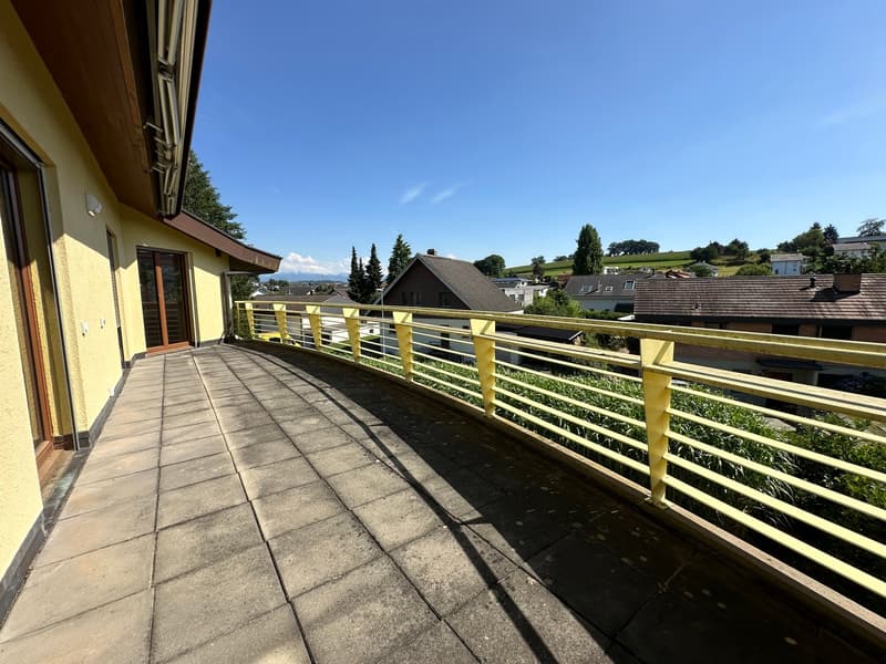Charming residential and commercial property in a central location in Gurmels (15)