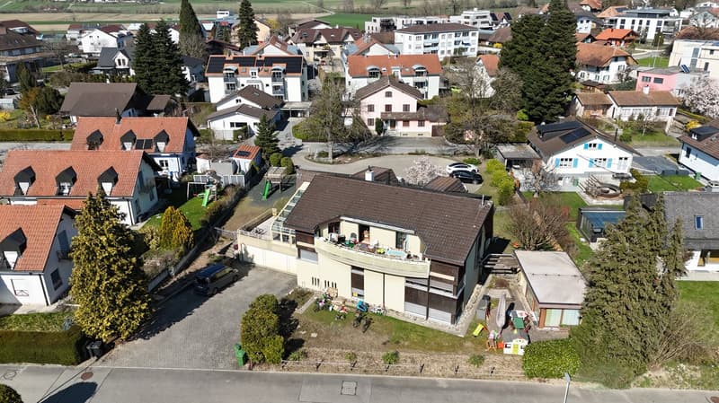 Charming residential and commercial property in a central location in Gurmels (3)