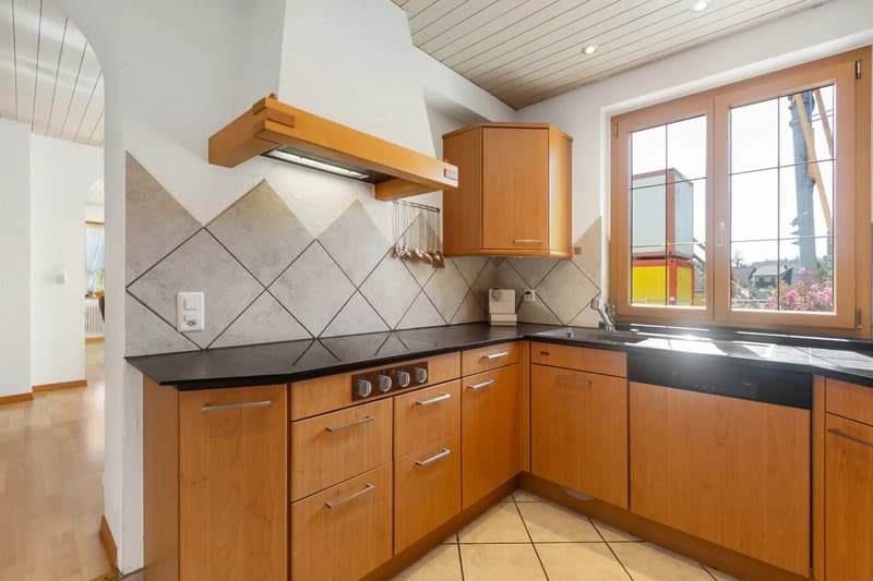 6.5-Zimmer-Einfamilienhaus mit Wintergarten in Grafstal (2)