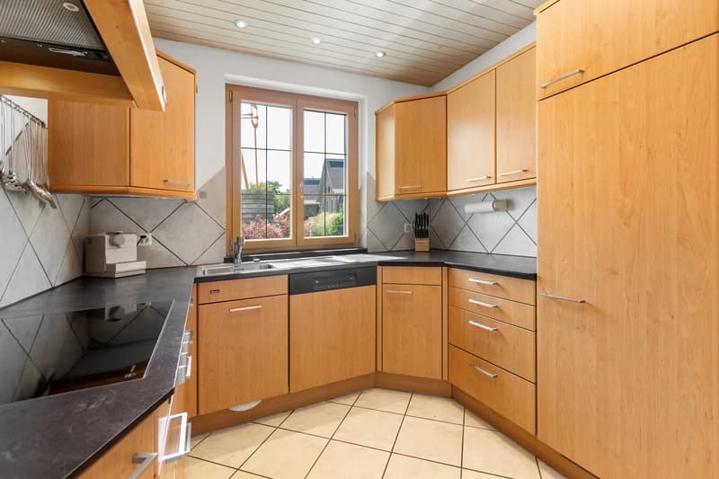 6.5-Zimmer-Einfamilienhaus mit Wintergarten in Grafstal (3)