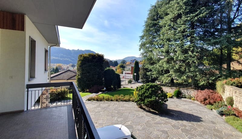 Villa élégante de 9,5 pièces avec vue panoramique à Morbio Inferiore (16)
