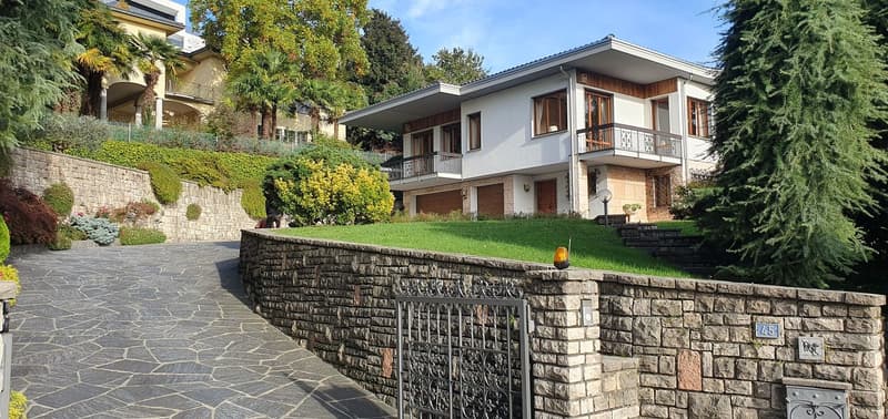 Villa élégante de 9,5 pièces avec vue panoramique à Morbio Inferiore (3)