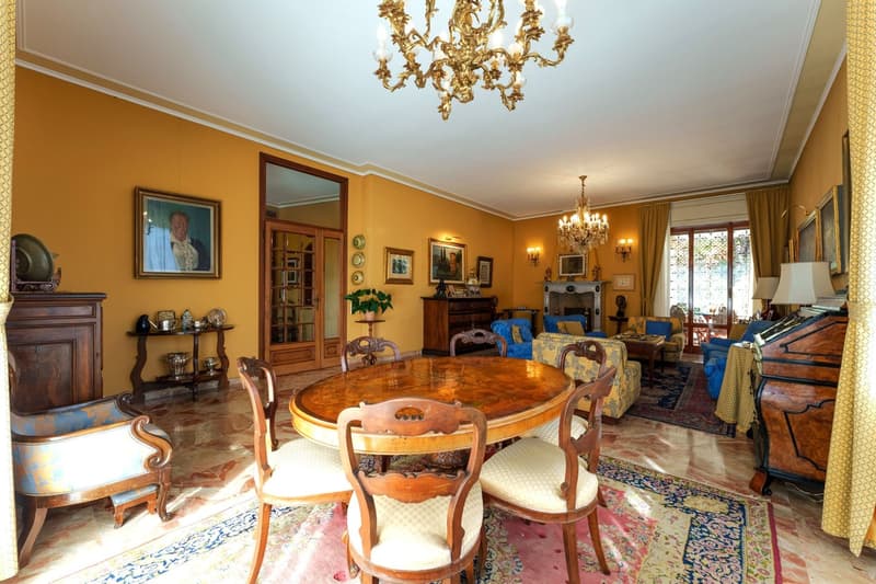 Villa élégante de 9,5 pièces avec vue panoramique à Morbio Inferiore (6)