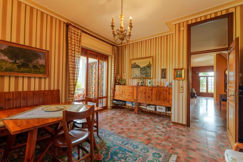 Villa élégante de 9,5 pièces avec vue panoramique à Morbio Inferiore (10)