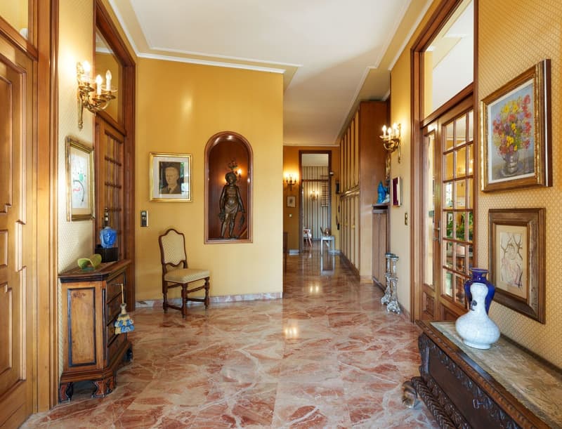 Villa élégante de 9,5 pièces avec vue panoramique à Morbio Inferiore (5)