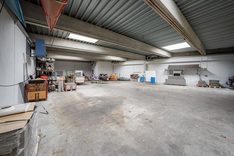 Office and storage spaces (3)