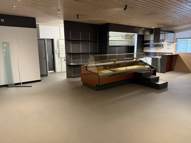 Spazio commerciale a Rhyland (3)