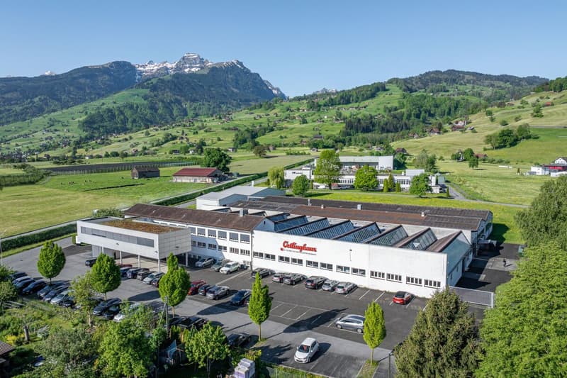 Commercial property with building land reserve (2)