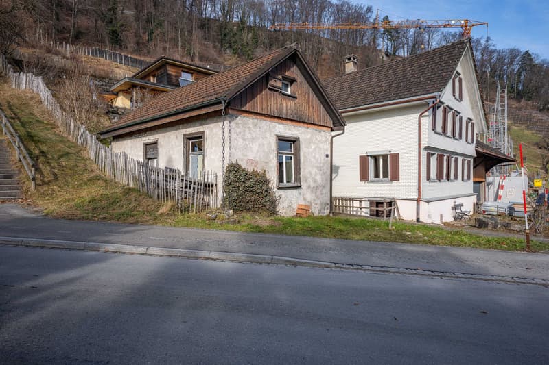 Detached house, residential house with barn and Stickerhüsli (11)