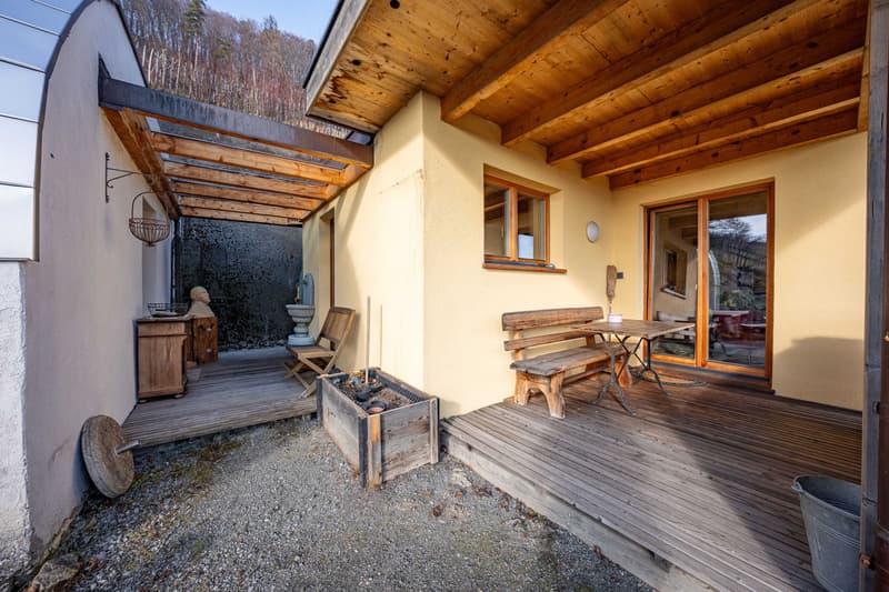 Detached house, residential house with barn and Stickerhüsli (4)