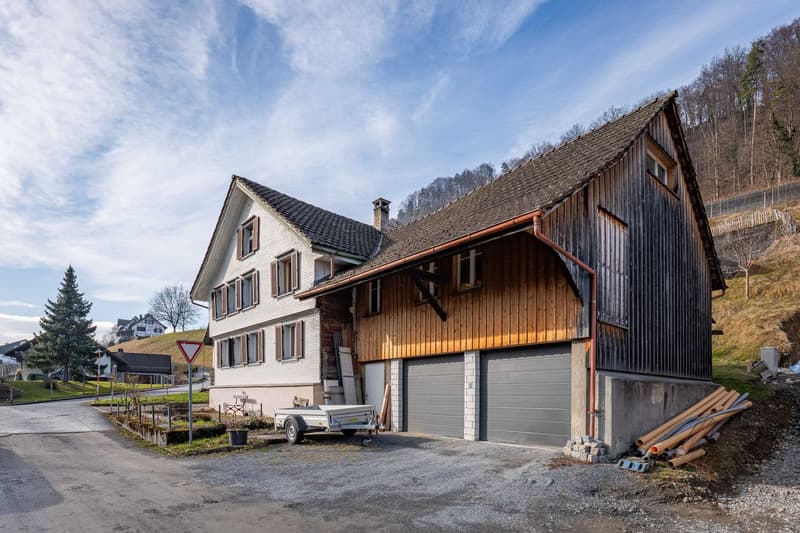 Detached house, residential house with barn and Stickerhüsli (8)