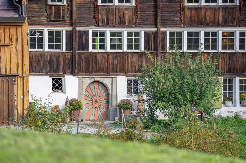 Historisches Wohnhaus mit Scheune und Wald (3)