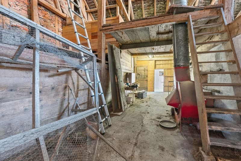 Maison unifamiliale avec grange (11)