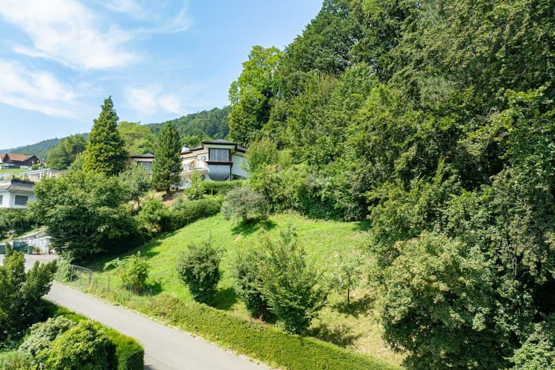Building land plot with attractive views (2)