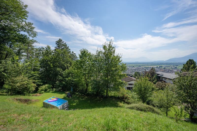 Building land plot with attractive views (4)